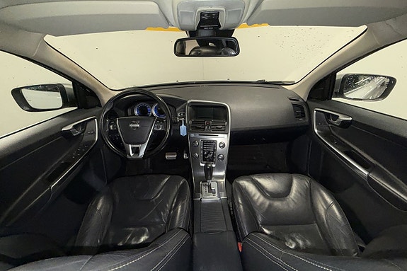 Volvo XC60 13 of 21