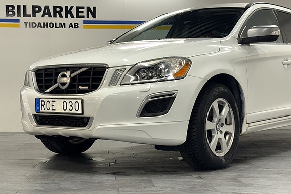 Volvo XC60 2 of 5