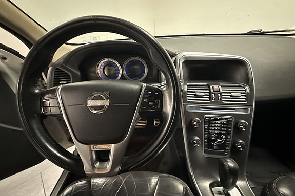 Volvo XC60 16 of 21