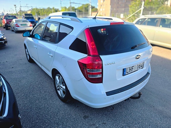 Kia Ceed 8 of 17