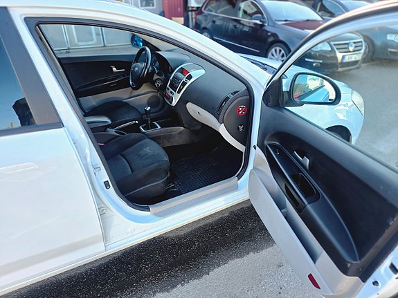 Kia Ceed 15 of 17
