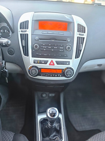 Kia Ceed 13 of 17