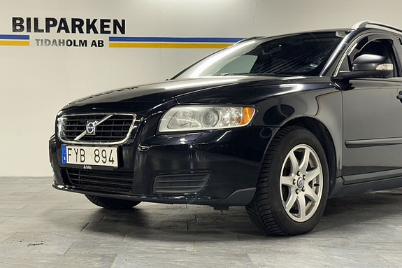 Volvo V50 2 of 5
