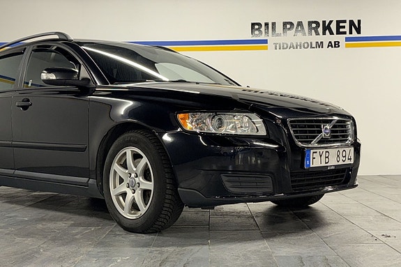 Volvo V50 4 of 5