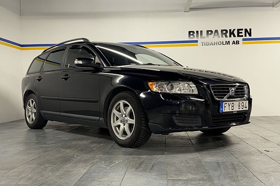 Volvo V50 3 of 5