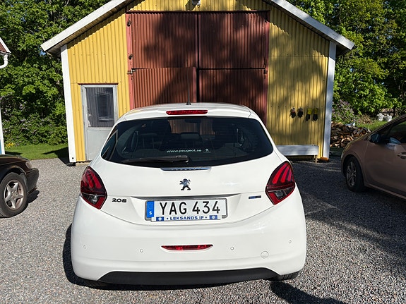Peugeot 208 4 of 5
