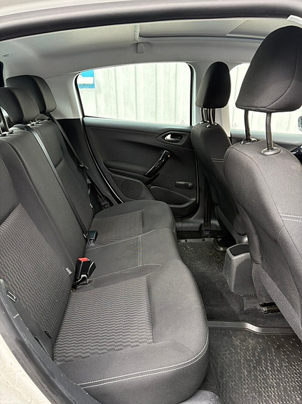 Peugeot 208 6 of 6