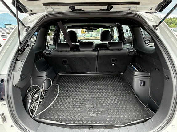 Mitsubishi Outlander 16 of 19