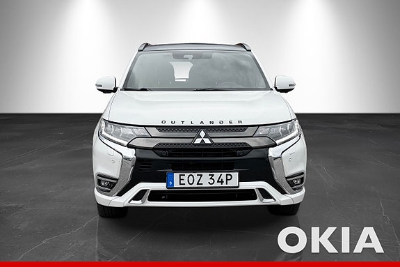 Mitsubishi Outlander 2 of 19