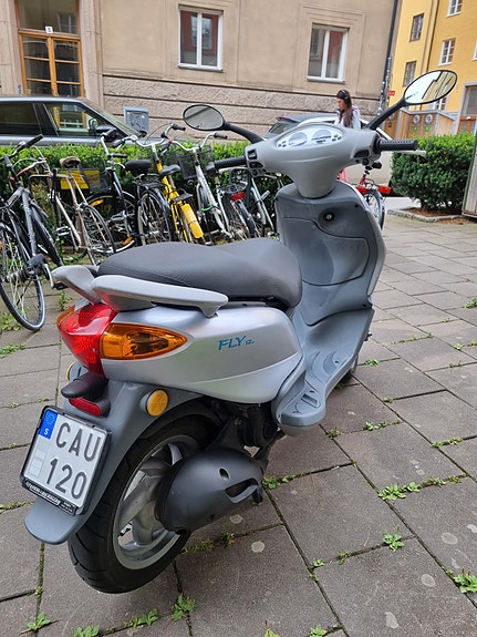 Piaggio Fly 125 3 of 5
