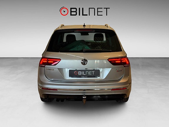 Volkswagen Tiguan 6 of 18