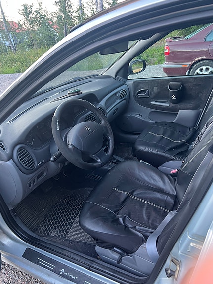 Renault Megane 3 of 3