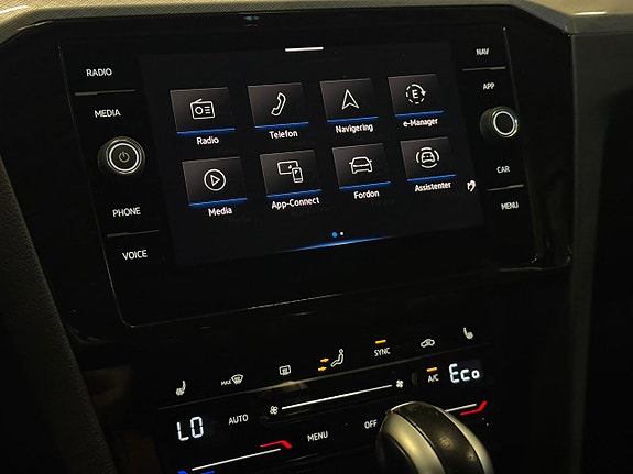 Volkswagen Passat 16 of 16