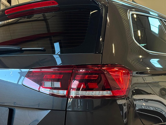 Volkswagen Passat 15 of 16