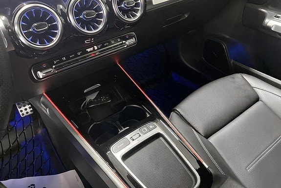 Mercedes-Benz GLB220 d 12 of 14
