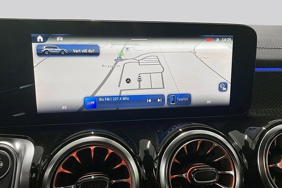 Mercedes-Benz GLB220 d 11 of 14