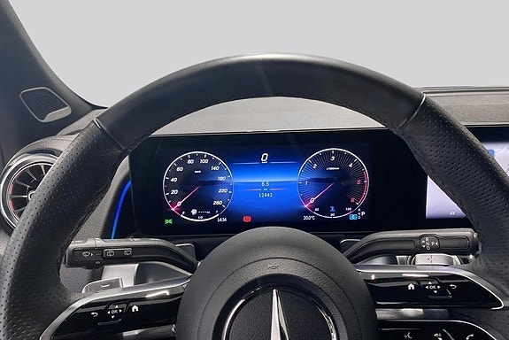 Mercedes-Benz GLB220 d 10 of 14