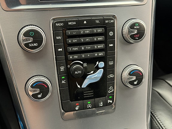 Volvo XC60 24 of 30