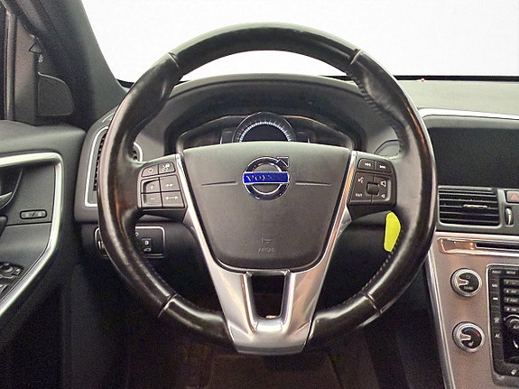 Volvo XC60 11 of 30