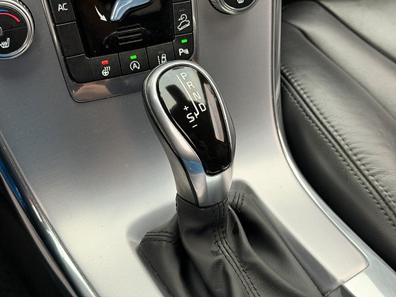 Volvo XC60 25 of 30