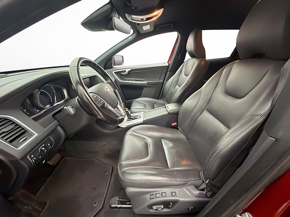 Volvo XC60 12 of 30