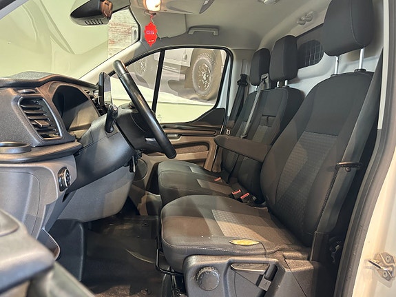 Ford Transit Custom 6 of 18