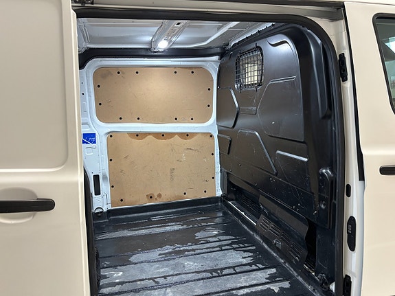 Ford Transit Custom 17 of 18