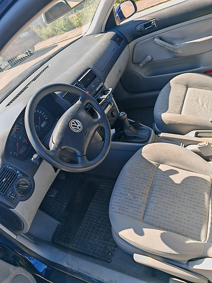 Volkswagen Golf IV 3 of 4