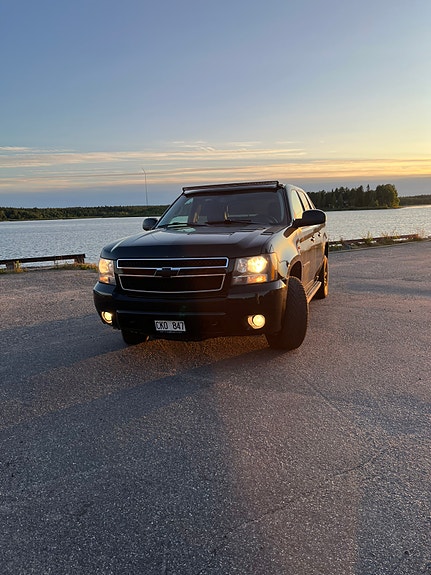 Chevrolet Avalanche 2 of 5