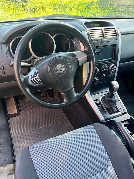 Suzuki Grand Vitara 6 of 7