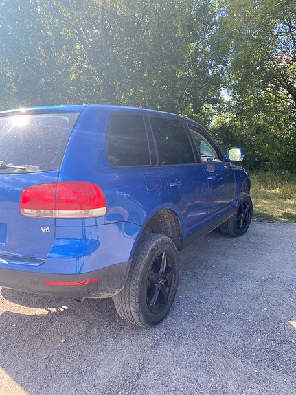 Volkswagen Touareg 4 of 16