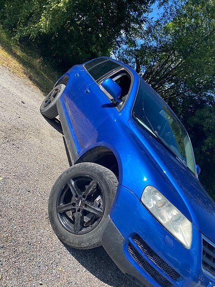 Volkswagen Touareg 2 of 16