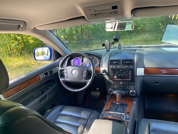 Volkswagen Touareg 8 of 16