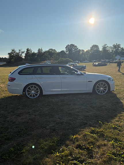 BMW 520d 3 of 5