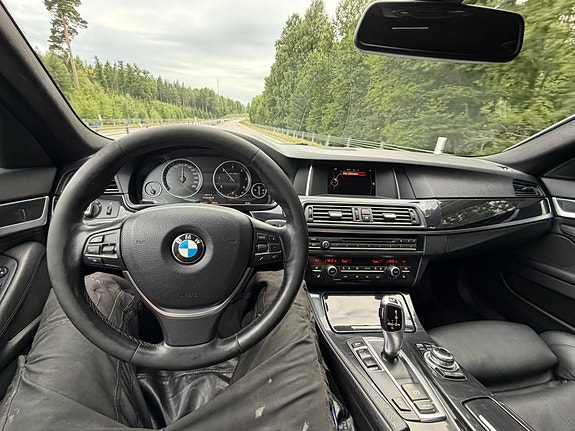 BMW 520d 8 of 15