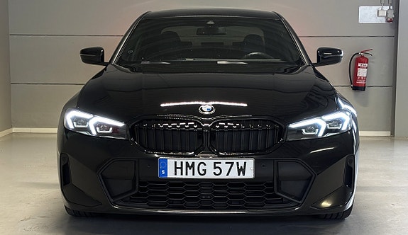 BMW 320d 4 of 5