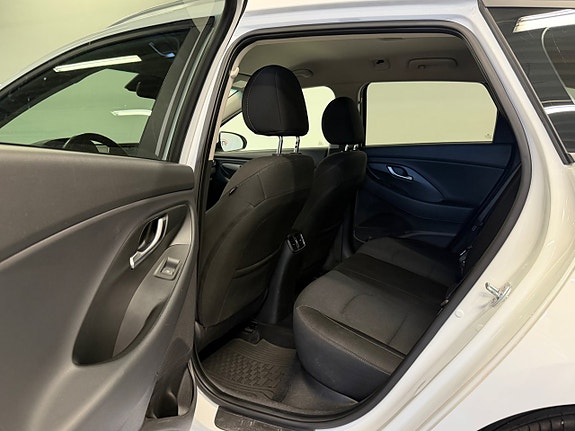 Hyundai i30 8 of 22