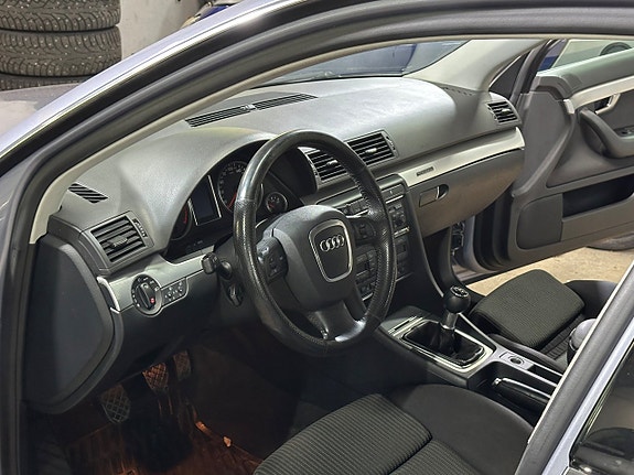 Audi A4 10 of 30