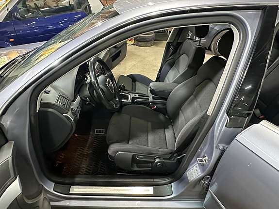 Audi A4 8 of 30