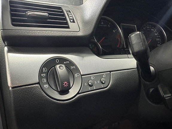 Audi A4 15 of 30