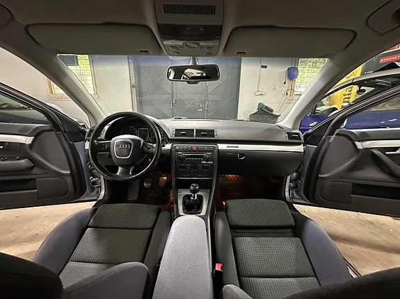 Audi A4 11 of 30
