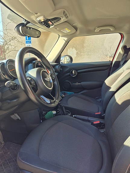 MINI Cooper 3 of 5