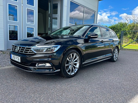 Volkswagen Passat 12 of 16