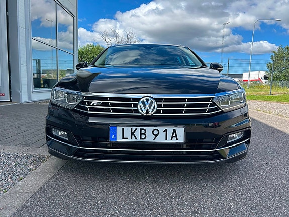 Volkswagen Passat 11 of 16