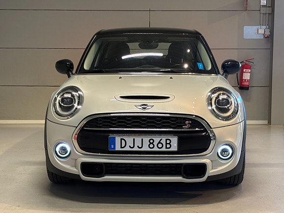 MINI Cooper S 6 of 23