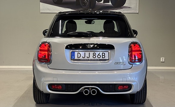 MINI Cooper S 21 of 23