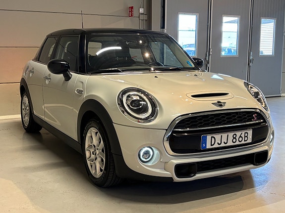 MINI Cooper S 7 of 23