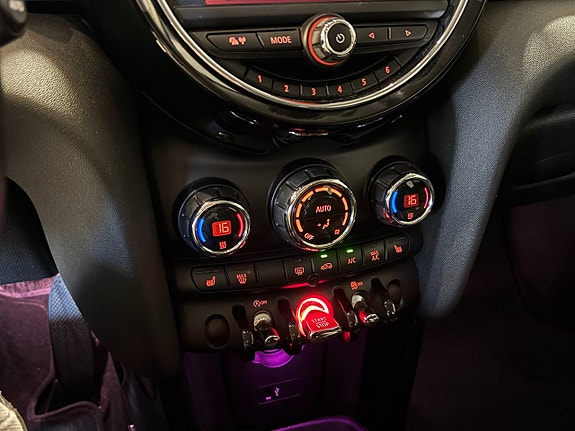MINI Cooper S 15 of 23