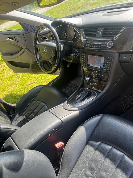 Mercedes-Benz CLS350 9 of 11