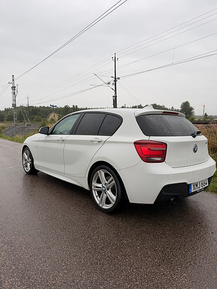 BMW 116i 3 of 5